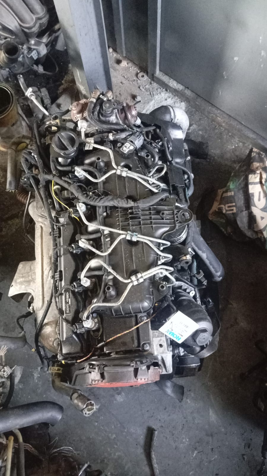 Volvo D5204T5 engine