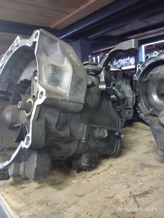 VOLKSWAGEN Polo 1.4 Manual 5 Speed Gearbox