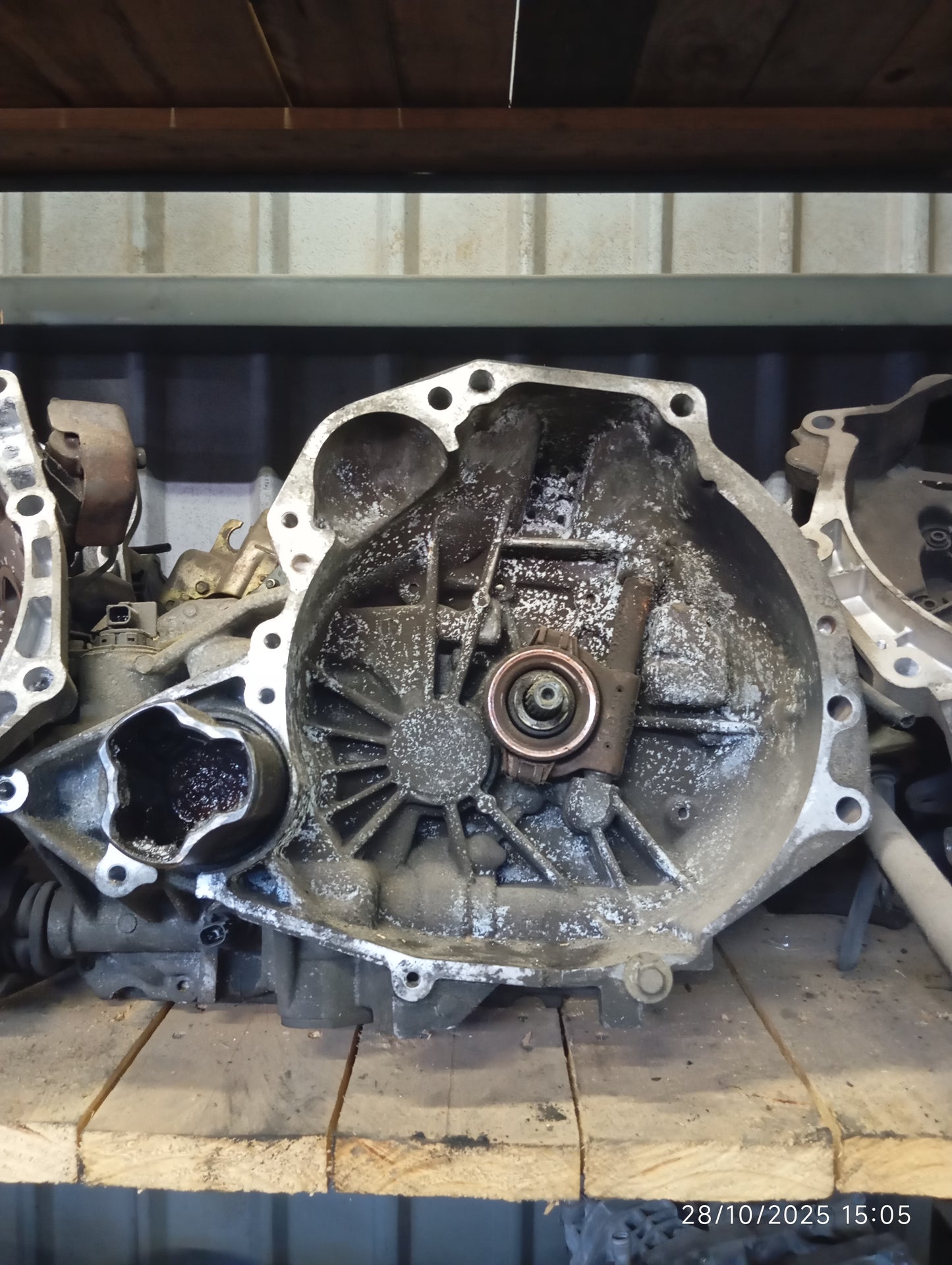 Nissan QG16 MANUAL GEARBOX