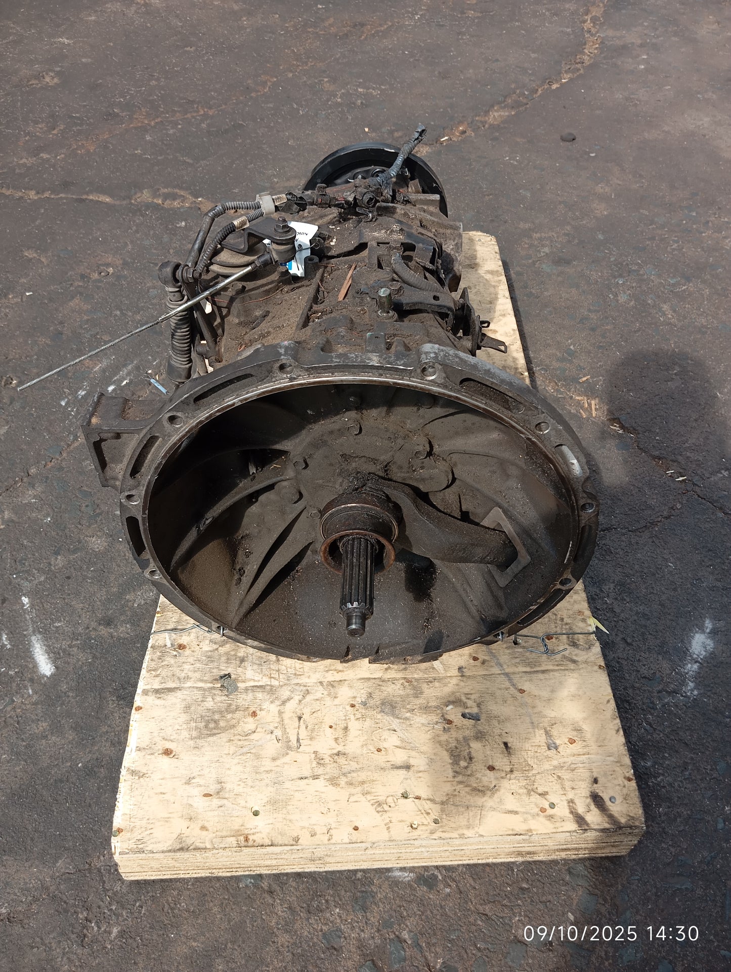 Hino no4c  5 speed manual gearbox