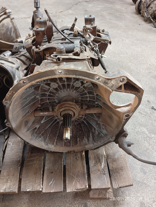 Isuzu 4HK1 gearbox
