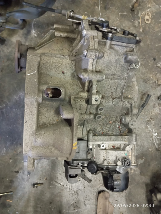 Volkswagen Cax gearbox