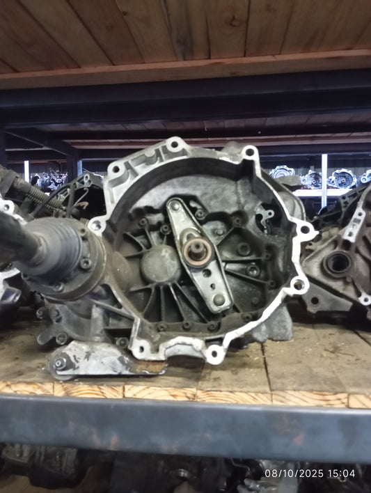 VOLKSWAGEN Polo 1.4 Manual 5 Speed Gearbox