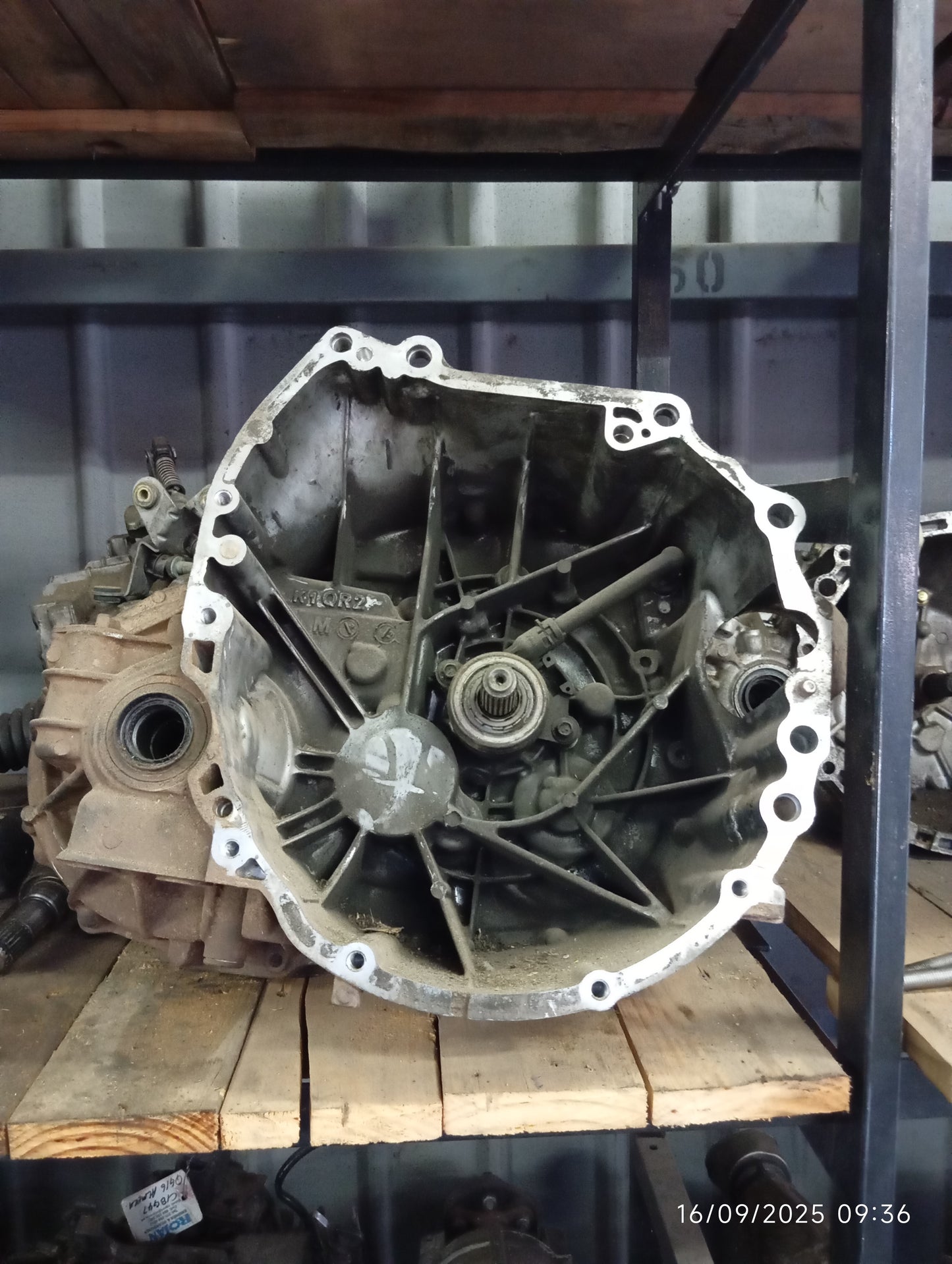 Renault KOLEOS 2.5  6 SPEED MANUAL GEARBOX